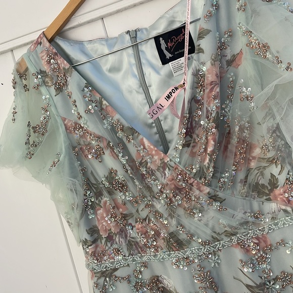 Mac Duggal - Blue Multi Floral Flutter Sleeve V-Neck Maxi Dress - Size 10 - Picture 8 of 17